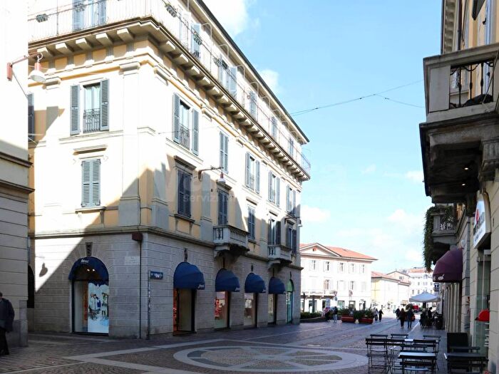 Appartamento bilocale in affitto in Via Zanata, Centro Storico, Monza