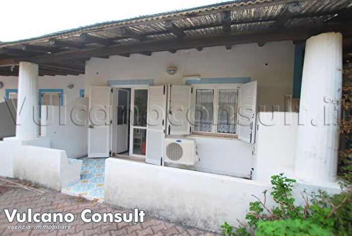 Appartamento bilocale in vendita in Lentia, Lipari