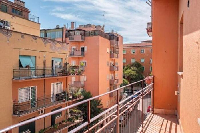 Appartamento con 5 locali in vendita in Via Chianti, Roma