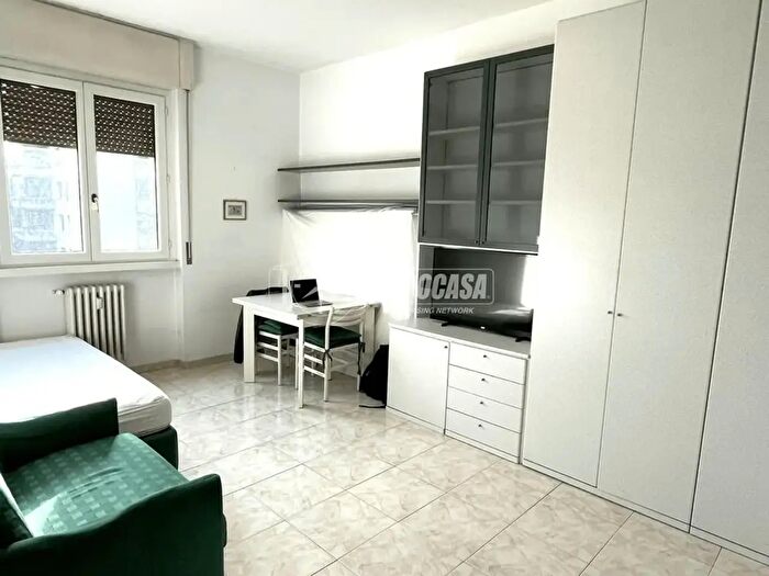 Appartamento monolocale in affitto in Via Canesi, Monza