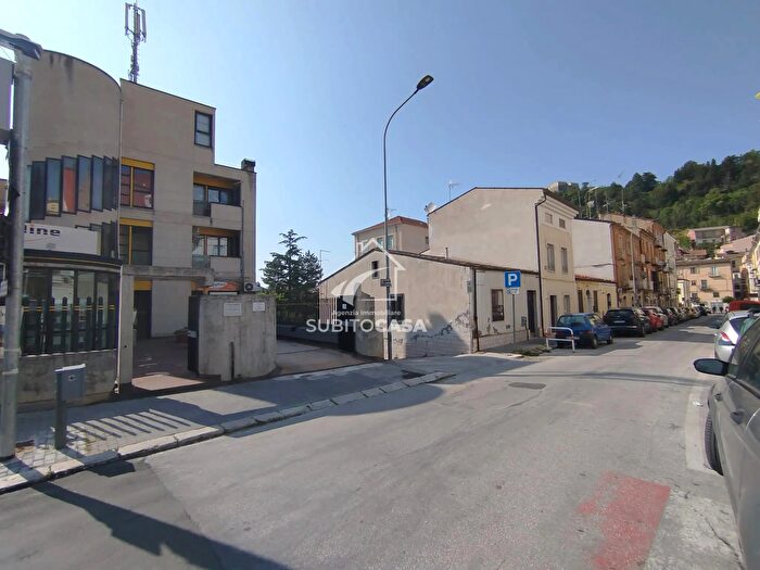 Appartamento trilocale in vendita in Via Firenze Campobasso Cb, Campobasso