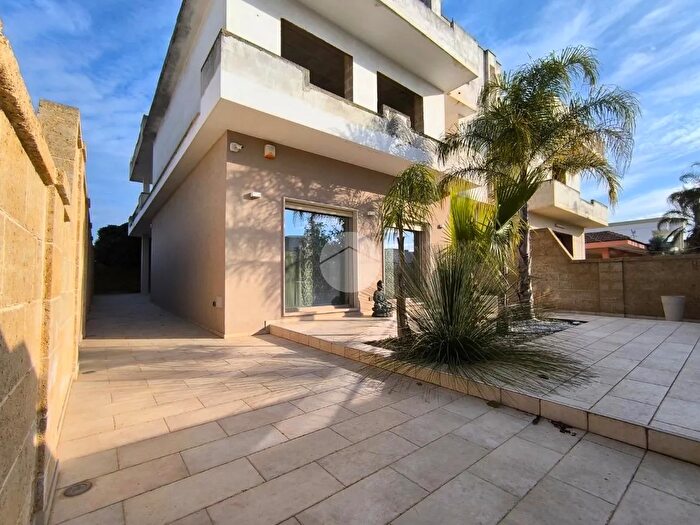 Appartamento quadrilocale in vendita in Via Gustavo Gallo, Nardo