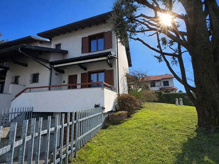 Casa con 5 locali in vendita in Via per Magenta, Robecco Sul Naviglio