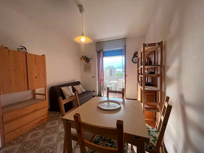 Appartamento trilocale in affitto in Via Lago di Nemi, Follonica