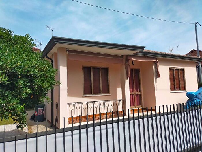 Casa quadrilocale in affitto in Via Inigo Campioni, Stanga Pio X, Padova