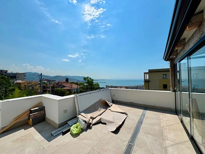 Appartamento bilocale in affitto in Via Madonna del Monte, Salerno