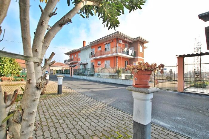 Appartamento quadrilocale in vendita in Via Rolando della Valle, Livorno Ferraris