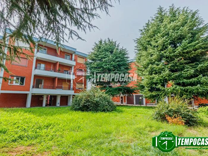 Appartamento trilocale in vendita in Via Giovanni Battista Rasario, Milano