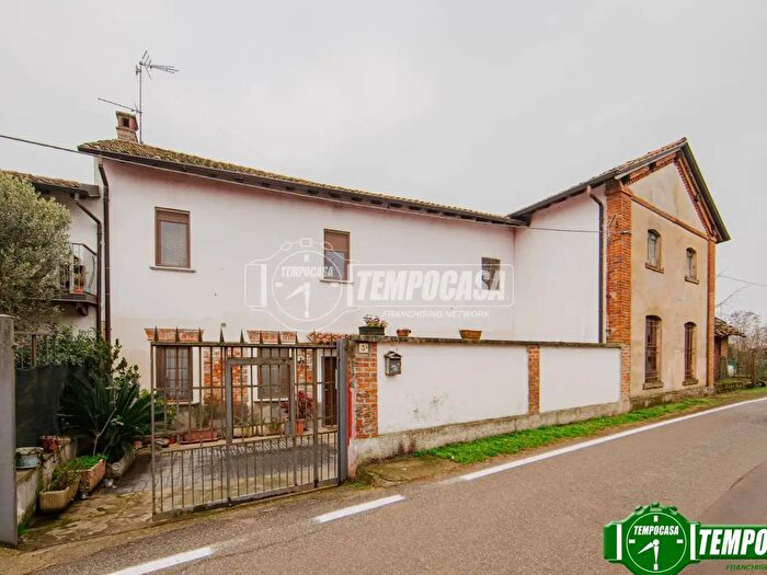 Casa con 5 locali in vendita in Via Don d Albertario, Filighera
