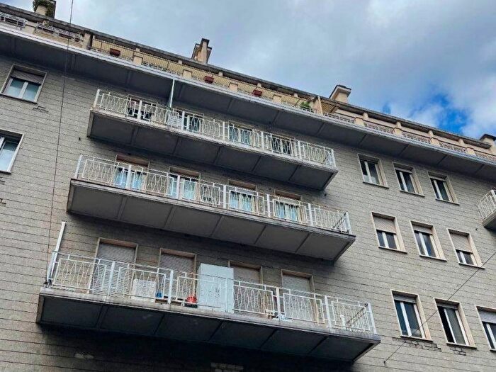 Appartamento con 6 locali in vendita in Via San Donato, San Donato, Torino