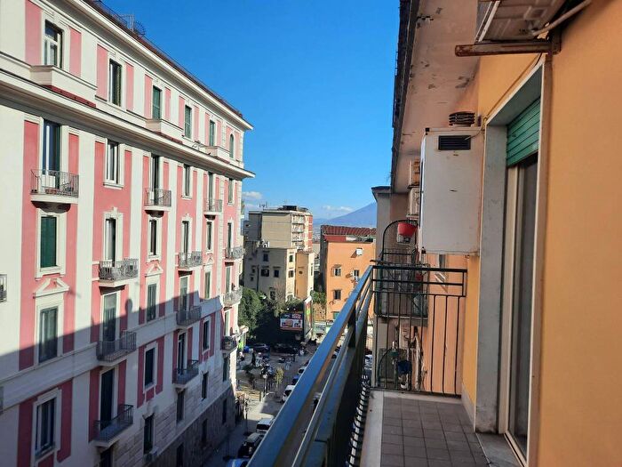 Appartamento bilocale in affitto in Via Battistello Caracciolo, Piazza Canneto Salvator Rosa, Napoli