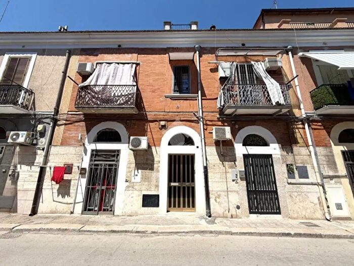 Appartamento quadrilocale in vendita in Via Salomone, Foggia