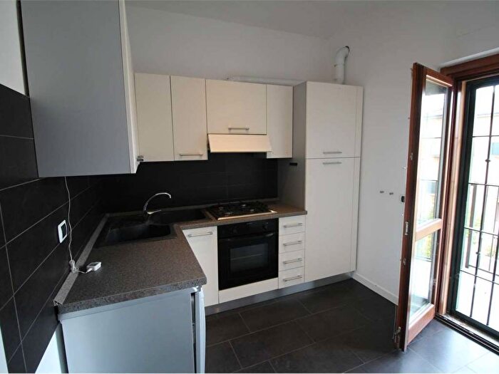 Appartamento trilocale in affitto in Via Alessandro Manzoni, Centro, Cernusco sul Naviglio