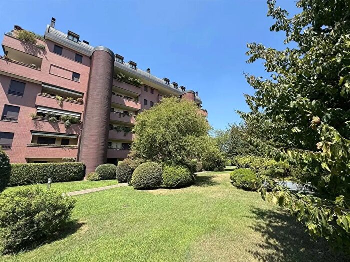 Appartamento quadrilocale in vendita in Via Giacomo Medici, Monza