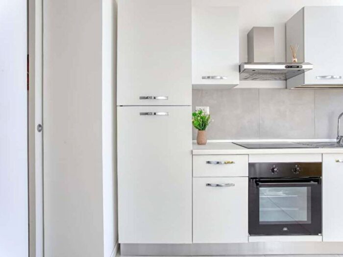 Appartamento bilocale in affitto in Via Giovanni Battista Cassinis, Corvetto, Milano