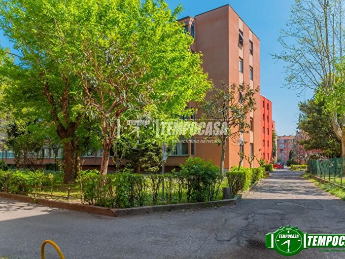 Appartamento trilocale in vendita in Via Cogne, Milano