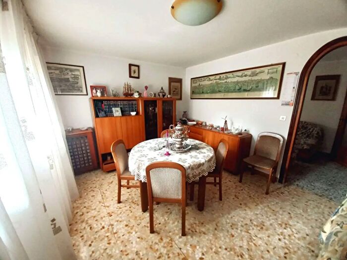 Appartamento con 5 locali in vendita in Lungomare Marconi, Venezia