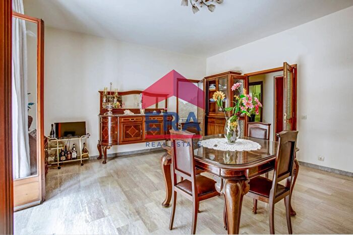 Appartamento trilocale in vendita in Via Enrico Fermi, Roma