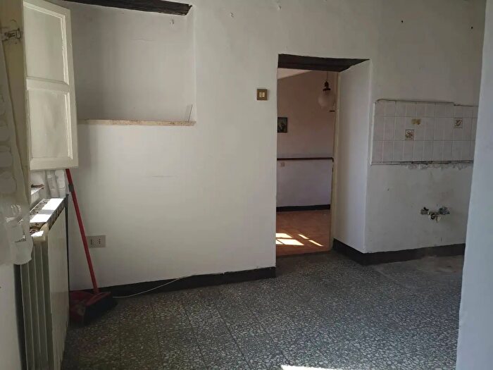 Casa con 7 locali in vendita in Via Piavola, Buti
