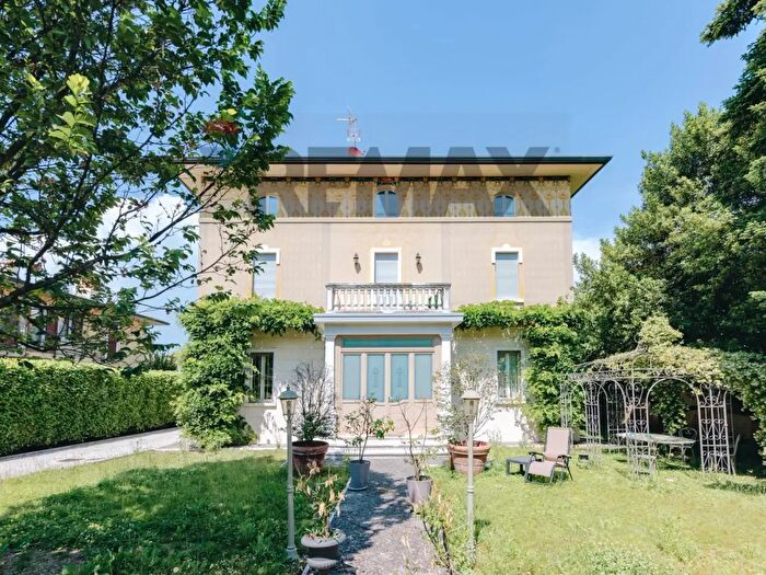 Casa trilocale in vendita in Via Giacomo Puccini, Palazzolo Sull'Oglio