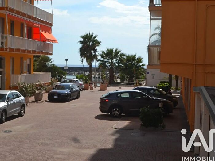 Appartamento trilocale in vendita in Via Palmaria, San Bartolomeo Al Mare