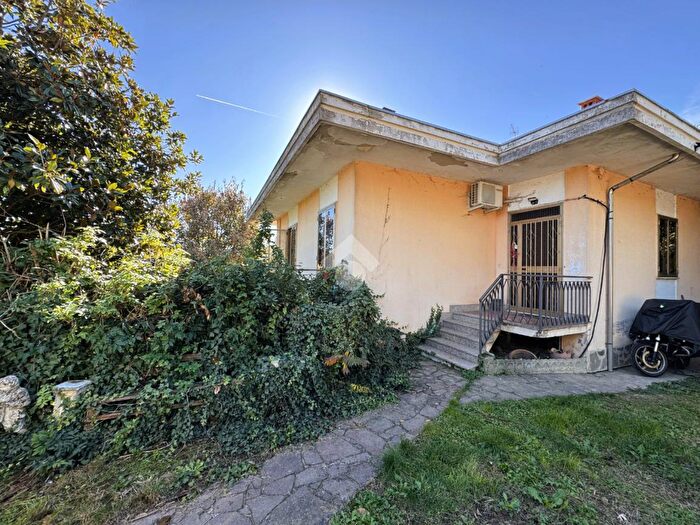 Casa trilocale in vendita in Frazione Novella, Stradella