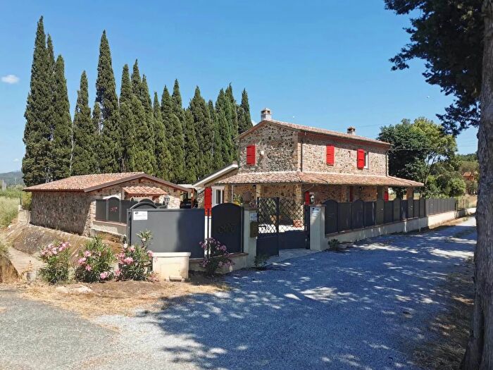 Casa con 8 locali in vendita in Suvereto Livorno, Suvereto