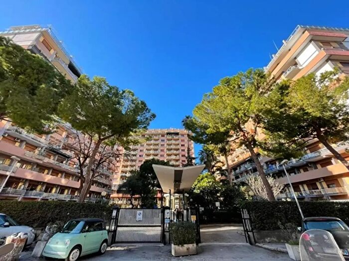 Appartamento quadrilocale in vendita in Via Tramontana, Palermo