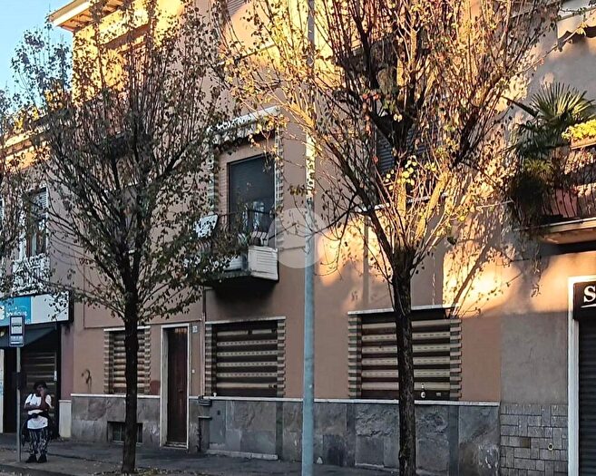 Appartamento trilocale in vendita in Via Francesco Petrarca, Seregno