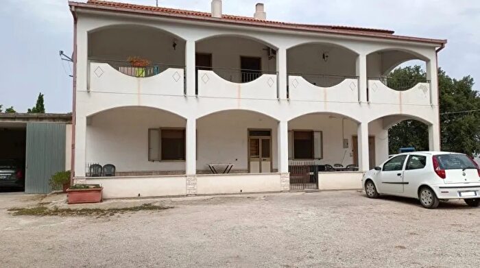 Appartamento quadrilocale in vendita in Contrada Fara Larino, Larino