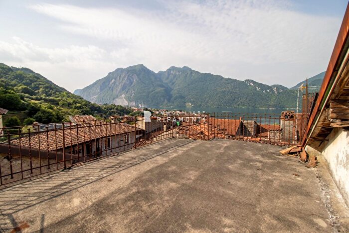 Casa con 15 locali in vendita in Via alla Chiesetta, Abbadia Lariana