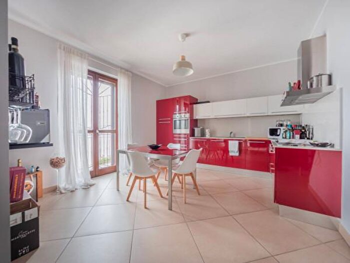 Appartamento con 6 locali in vendita in Via Mario Diana Careddu, Asti