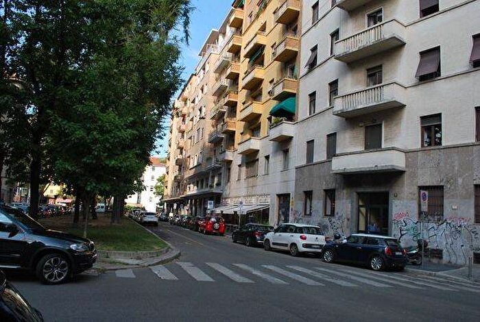 Appartamento trilocale in affitto in Via Conca del Naviglio, Corso Genova, Milano