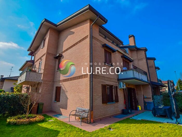 Appartamento bilocale in affitto in Via Doria, Carate Brianza