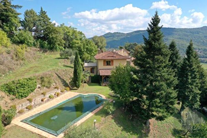 Casa con 6 locali in vendita in Citta Di Castello