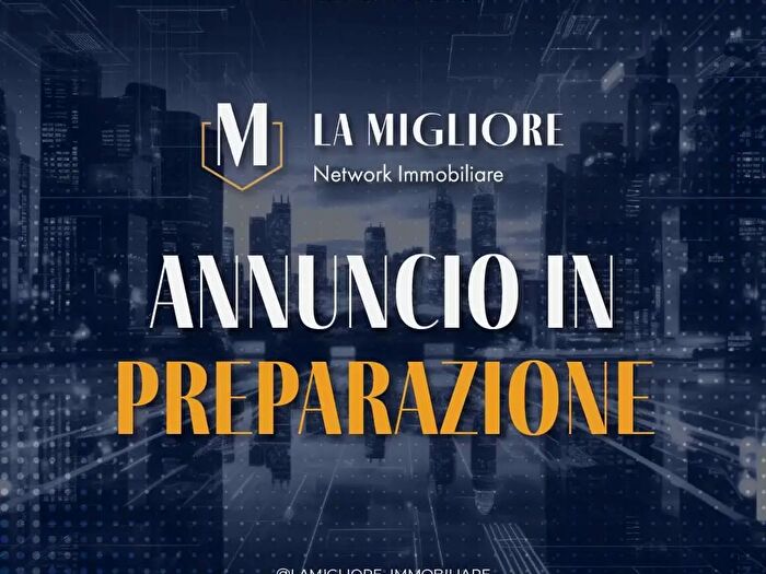 Appartamento con 6 locali in vendita in Via di Loreto, Pistoia