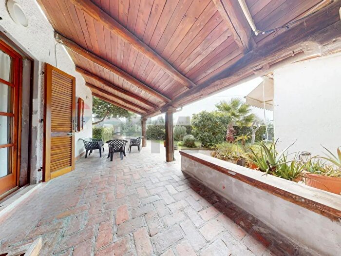 Casa quadrilocale in vendita in Pietrasanta