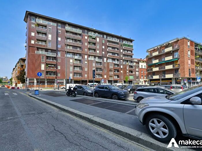 Appartamento trilocale in vendita in Via Gamboloita, Milano