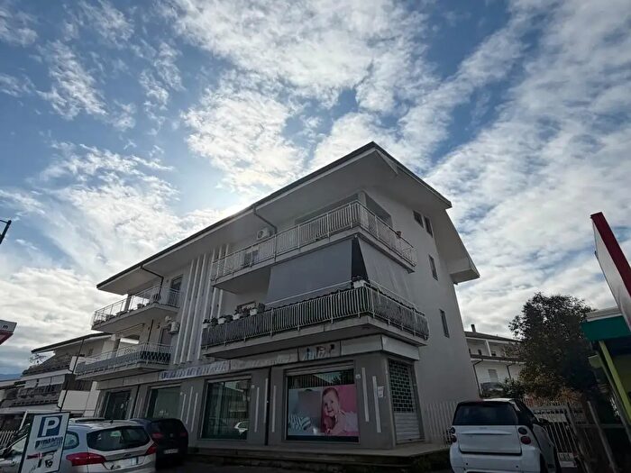 Appartamento quadrilocale in vendita in Via Giorgio De Chirico Snc, Rende