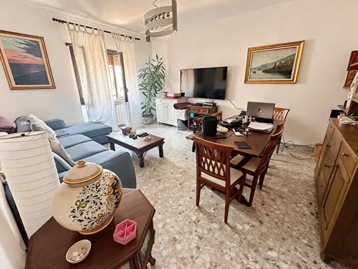 Appartamento quadrilocale in vendita in Via Pigna con Posto Auto, Napoli