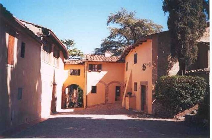 Casa quadrilocale in affitto in Via Imprunetana per Tavarnuzze, Centro, Impruneta