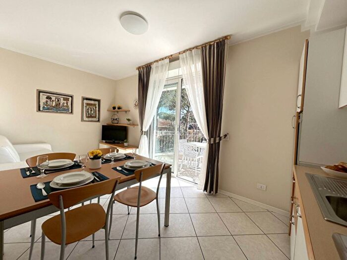 Appartamento trilocale in affitto in Viale Giordano Bruno, Abissinia, Riccione