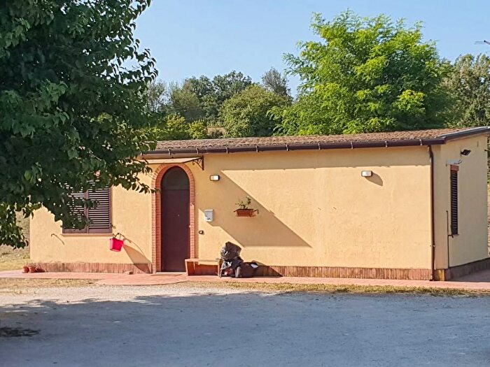Appartamento quadrilocale in affitto in Via Ghino Valenti, Macerata