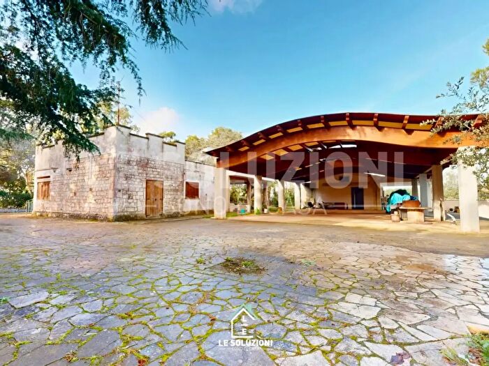 Casa con 8 locali in vendita in Strada Comunale Genna, Castellana Grotte