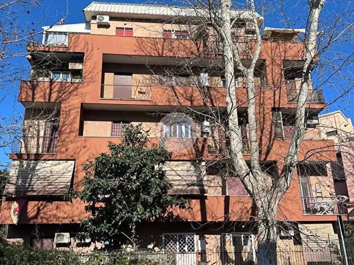 Appartamento bilocale in vendita in Via Lucio Mario Perpetuo, Roma