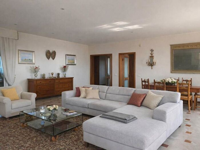 Casa con 5 locali in affitto in Via Roberto Ardigò, Panoramica, Brescia
