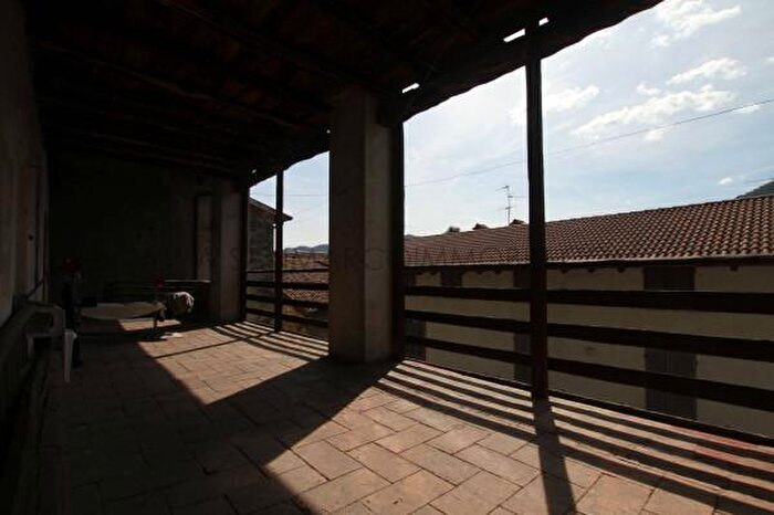 Casa trilocale in vendita in Lecco