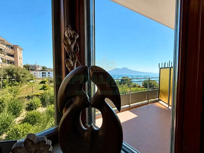 Appartamento bilocale in vendita in Via Francesco Petrarca, Napoli