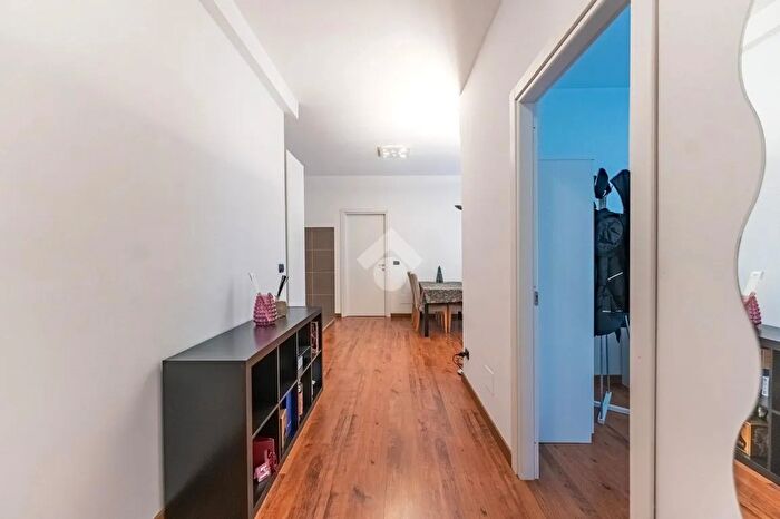 Appartamento trilocale in vendita in Via Nino Bonnet, Milano