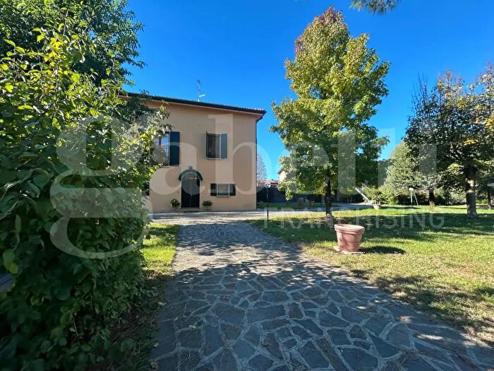 Casa con 5 locali in vendita in Via Antonio Cavalieri Ducati, Bologna